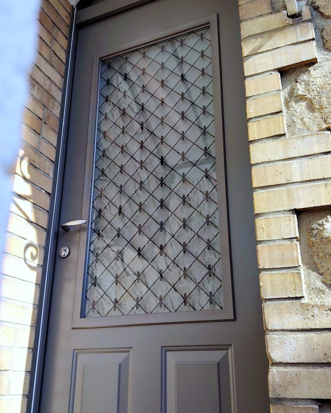 Porte d'entrée ZILTEN modèle BERTY ZILTEN gris 7039 satiné